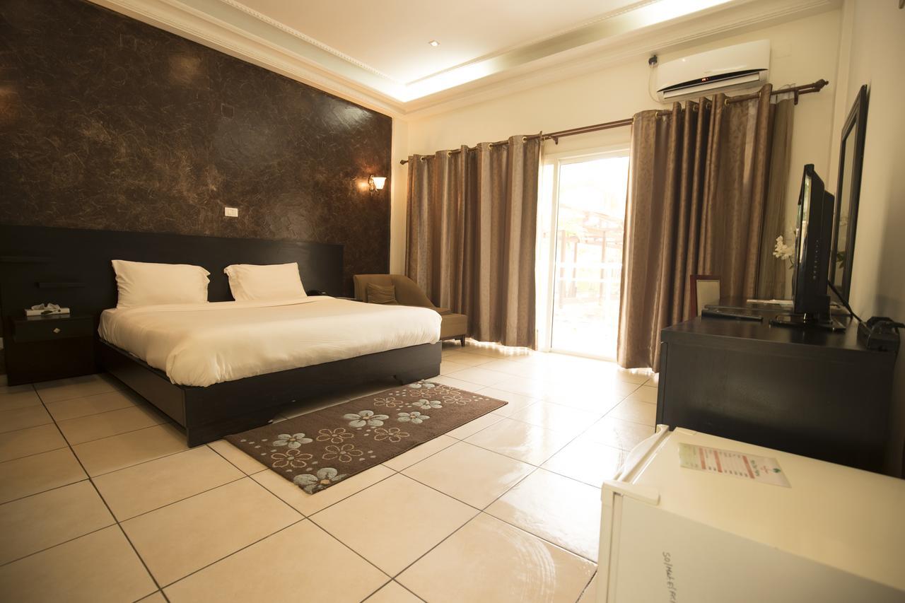 Hotel Palm Beach Pointe Noire Extérieur photo
